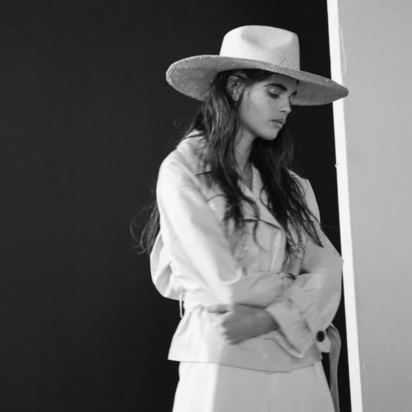 Janessa Leoné – Well Heeled
