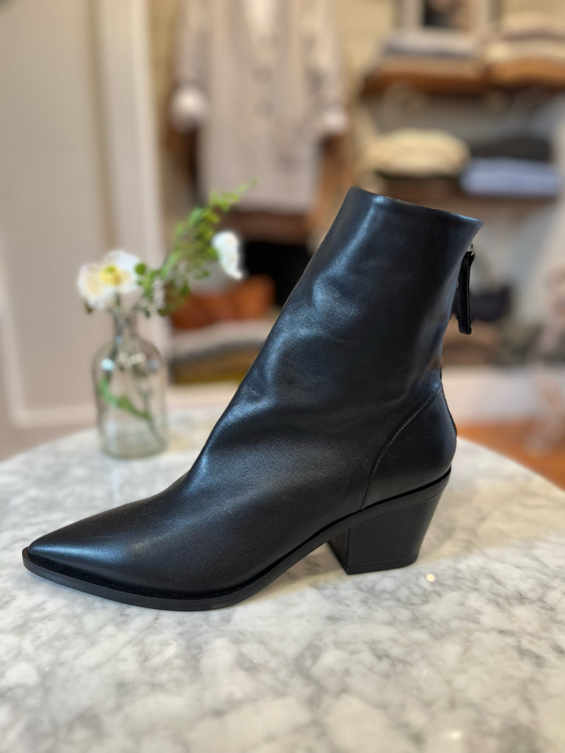 Gema Pointed Toe Bootie | Old Nero