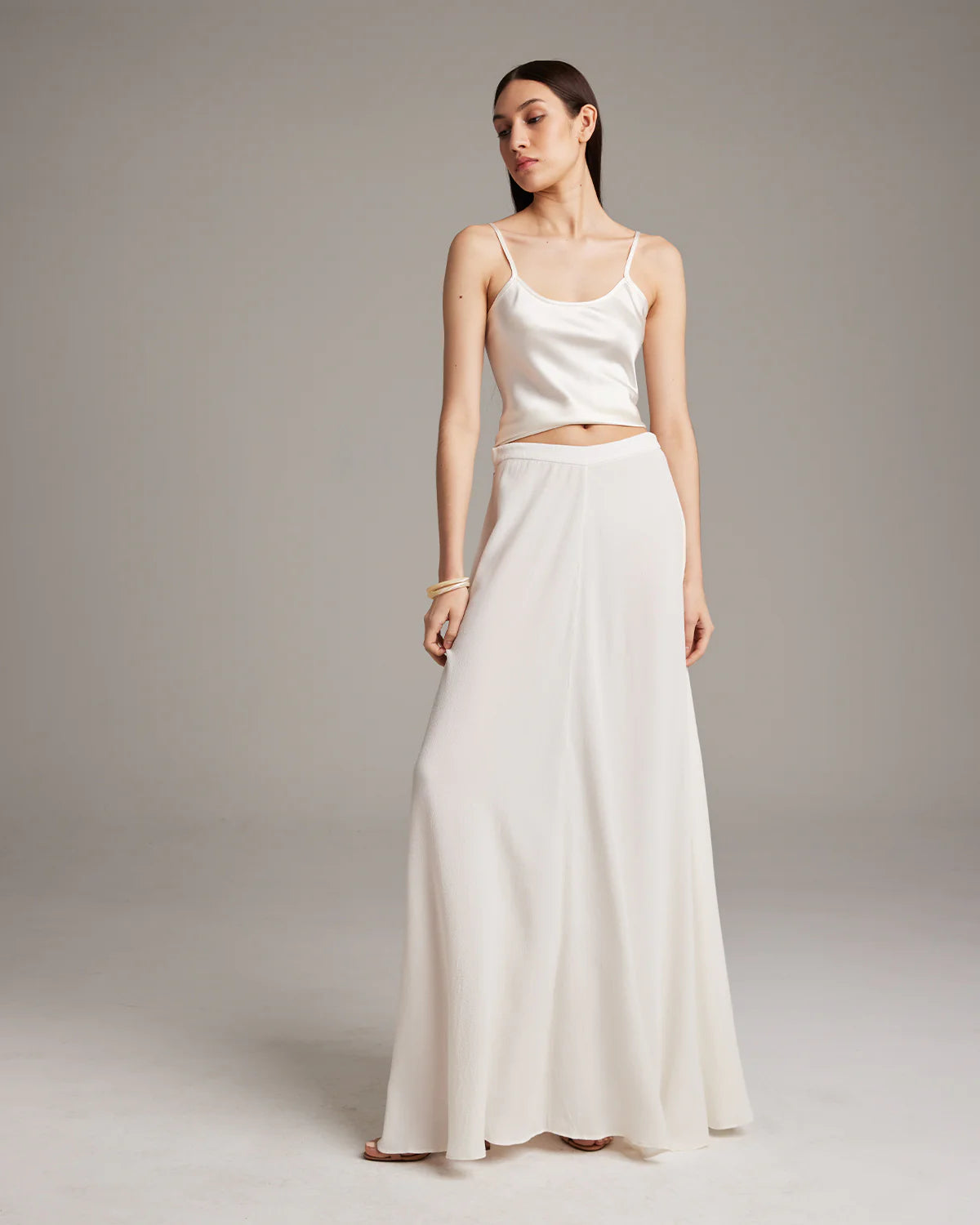 スカート satin flare skirt (ivory, size1)/ Acka satin flare skirt (ivory, size1)/ Acka