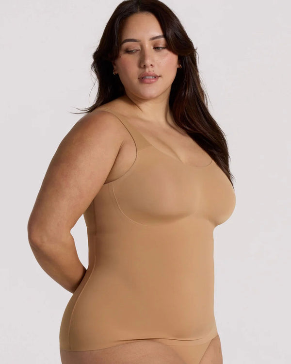 woman wearing Evelyn & Bobbie Structured Scoop Bra Cami in Mica white background
