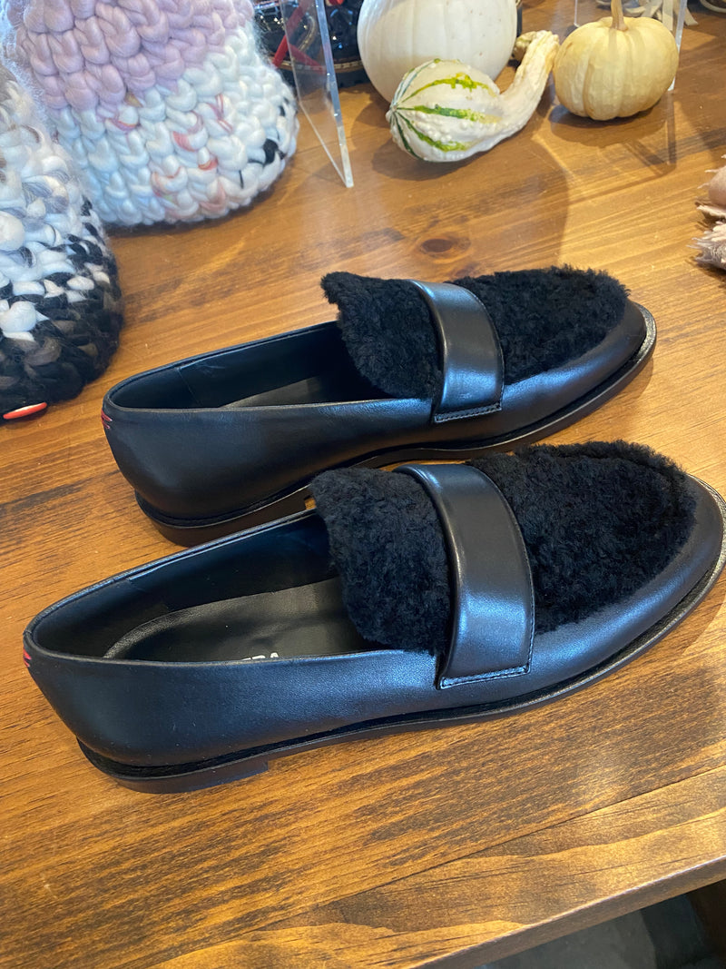 Mok Shearling Loafer | Old Nero