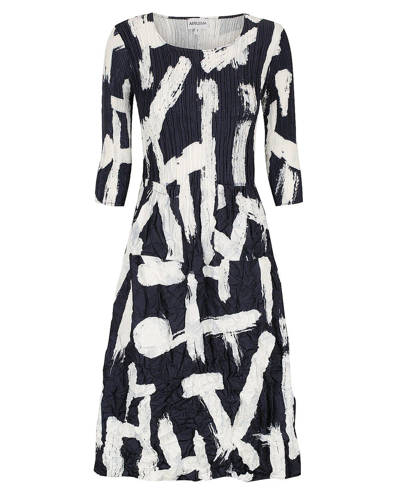 Alquema 3/4 Smash Pocket Dress in Indigo Noise Navy dress with white abstract pattern at well heeled boutique stowe vt