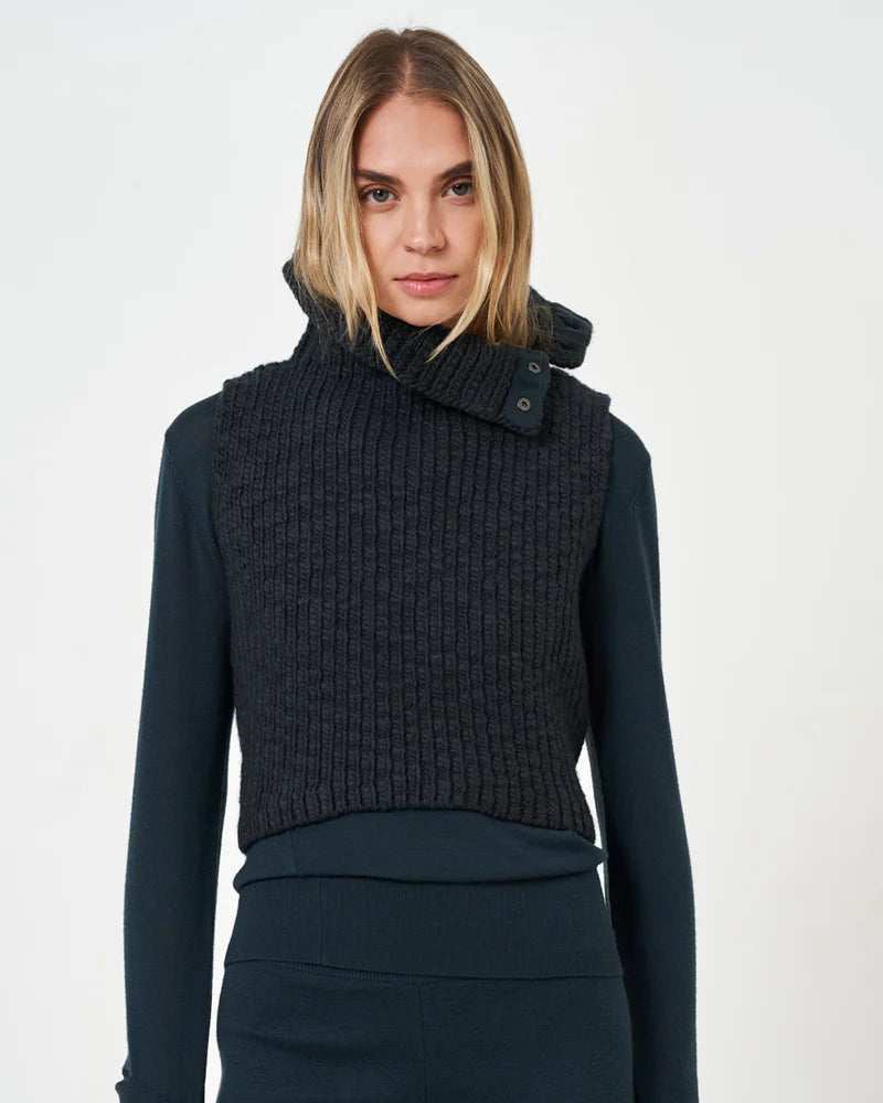 Chunky Snap Back Pocket Vest | Slate