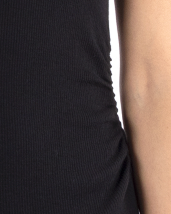 Sleeveless Turtle Neck with Gathered side | Black