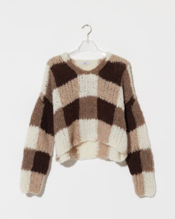 Fleecy Alpaca Checkered V-Neck Pullover | Brown/White