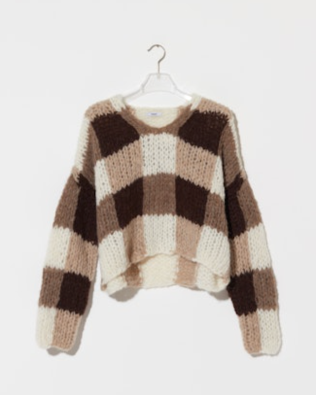 Fleecy Alpaca Checkered V-Neck Pullover | Brown/White