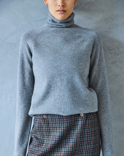 Reg Royal Turtle Sweater| Feather