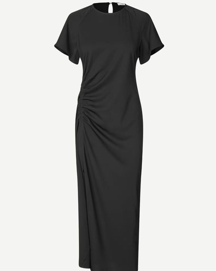 SAMSØE SAMSØE Saalbero Dress in black on white background