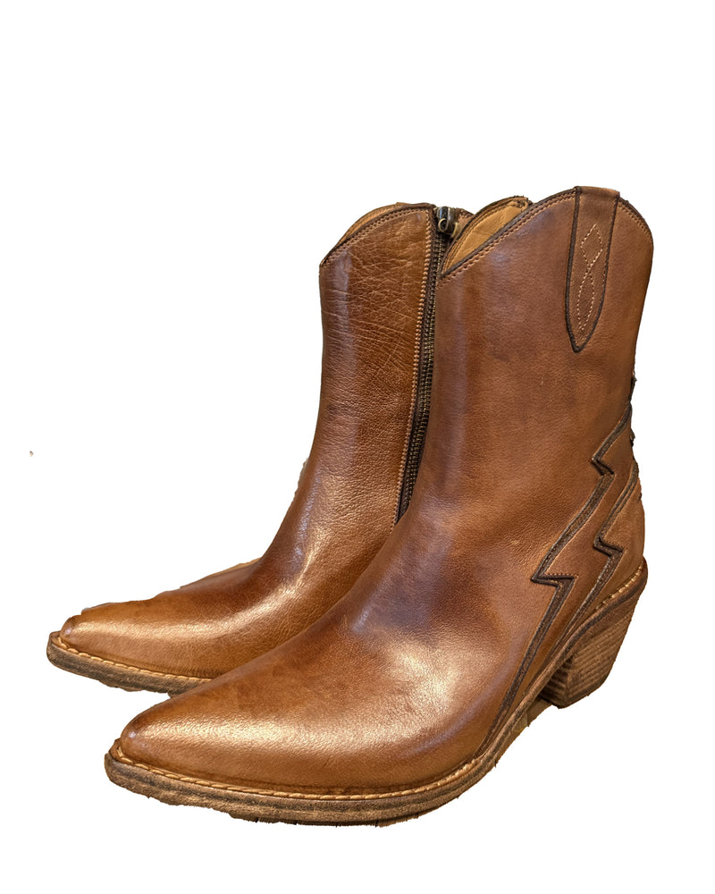 Marco Delli Flash brown Boot Bolt shop at well heeled stowe vermont