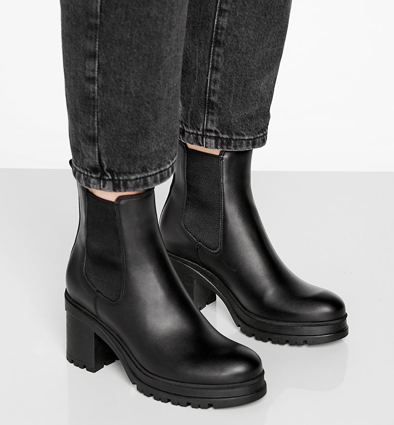 Paxton Weatherproof Bootie | Black Leather
