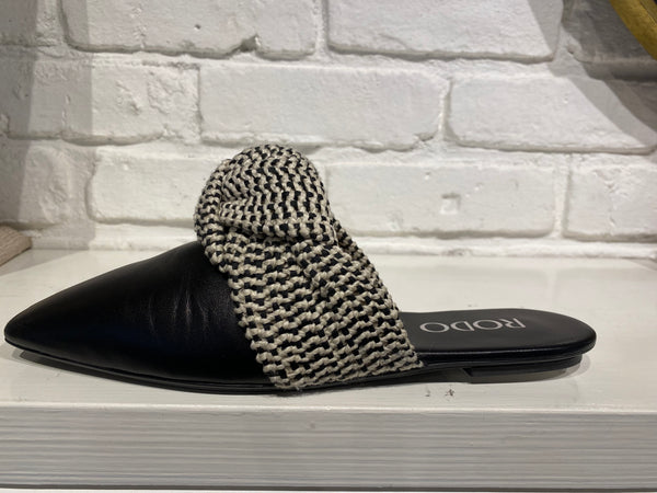 Straw Mesh Mule | Black & Natural