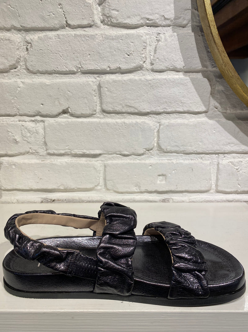 Alena Flat Sandal | Anthracite