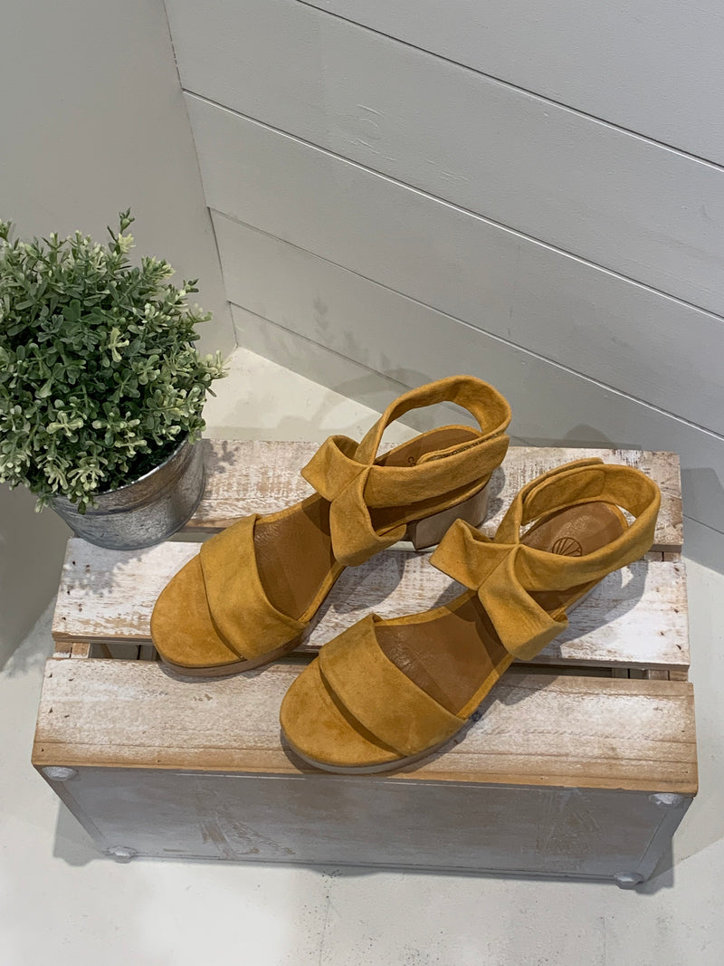 Robin Strappy Sandal | Saffron