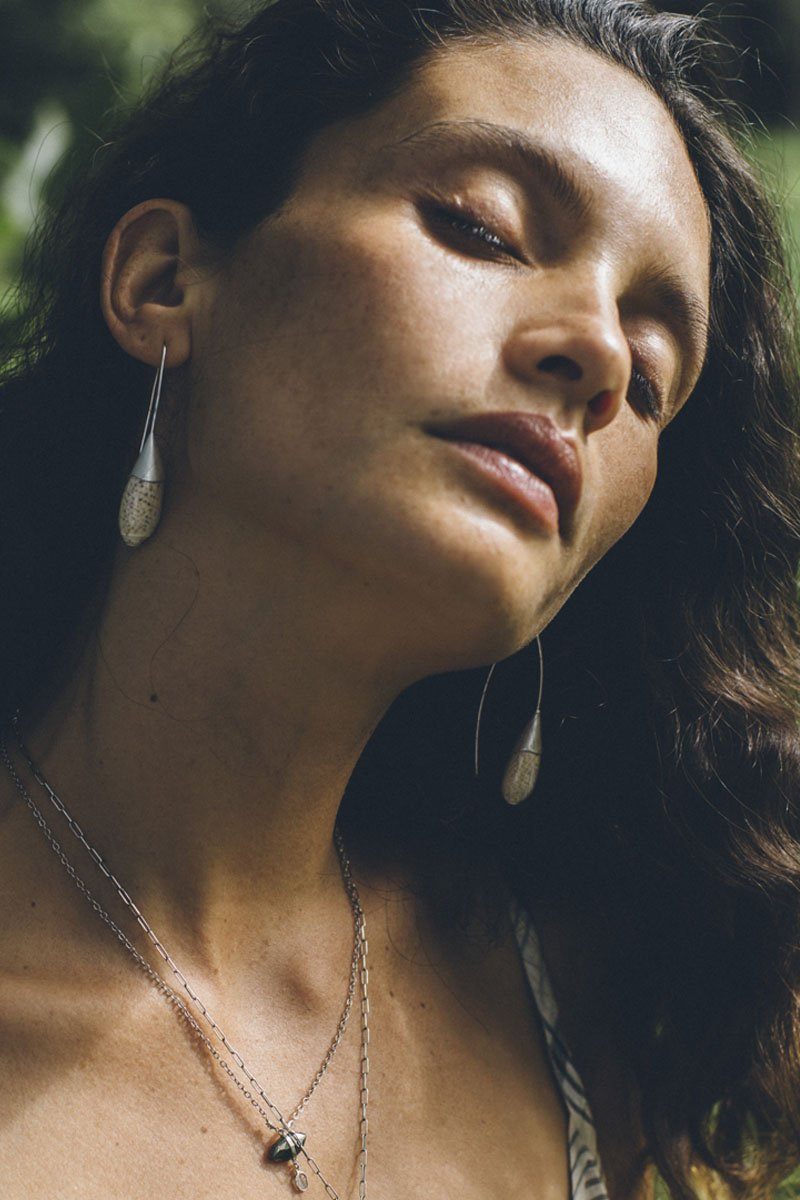 Shell Thread Through Earring | White
