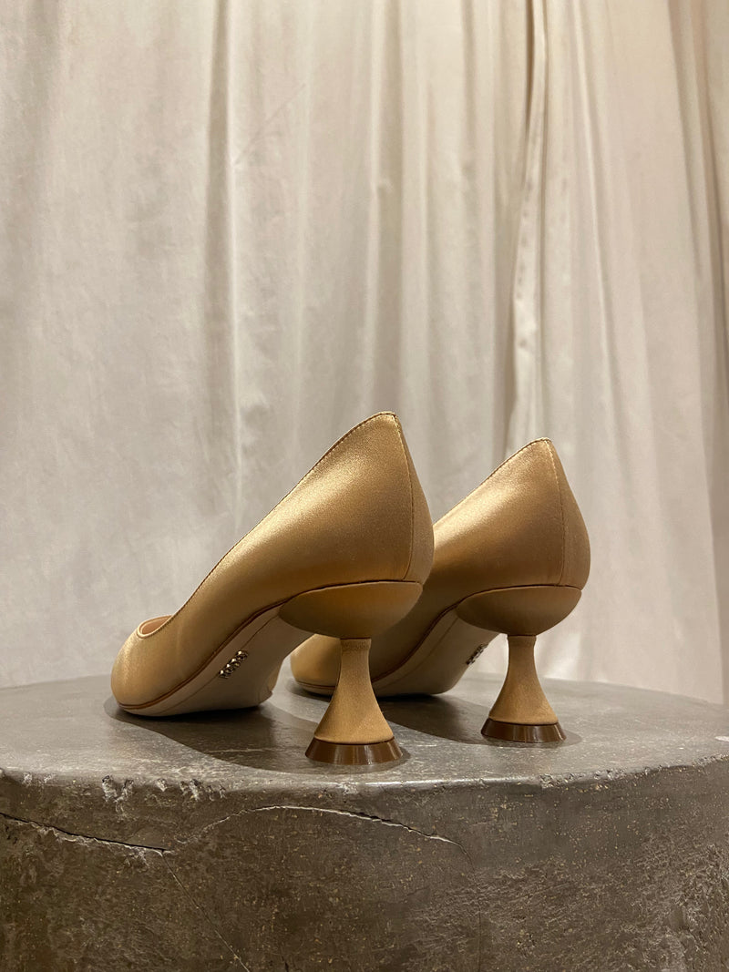 Silk Satin Pointed Pump | Opale