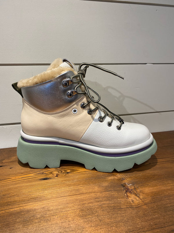 Crunch Hiker | White Shearling