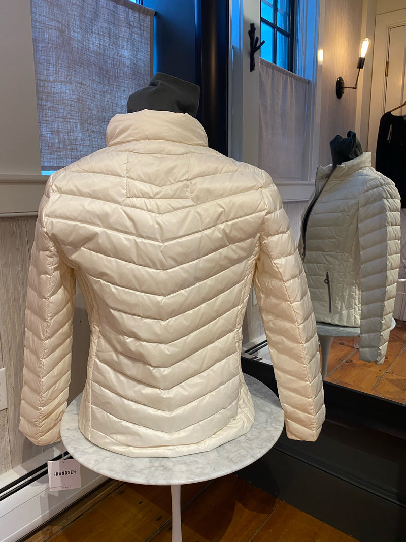 Norman Short Thin Puffer | Ivory