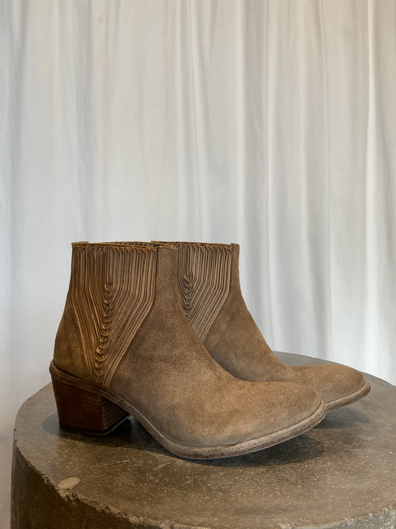 Pat Boot | Saddle Suede