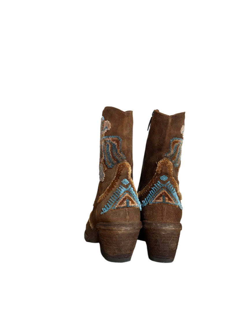 Totem Embroidered Boot | Sughero