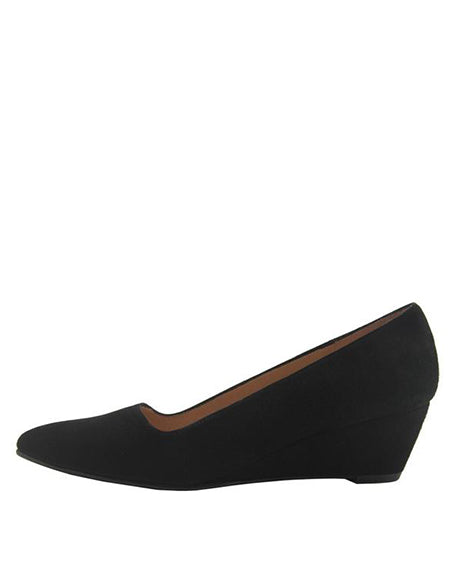 Clap Pointed Toe Wedge | Black Suede