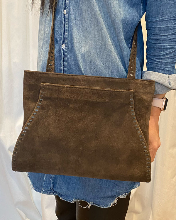 Izzy Messenger | Chocolate Suede